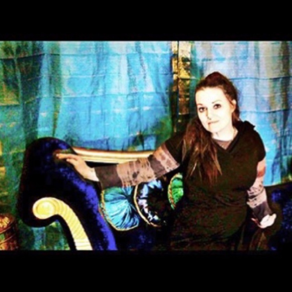 Meet your Posher, Ava